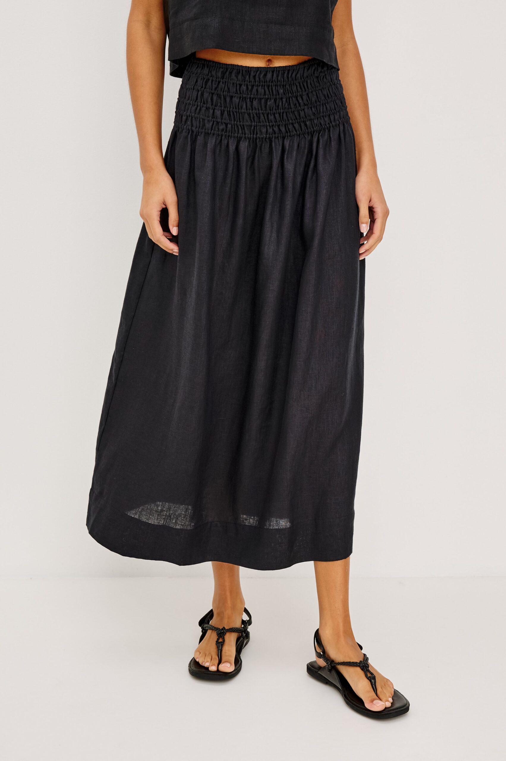 ALESSA-BLACK-LINEN_1_229-240C-8319