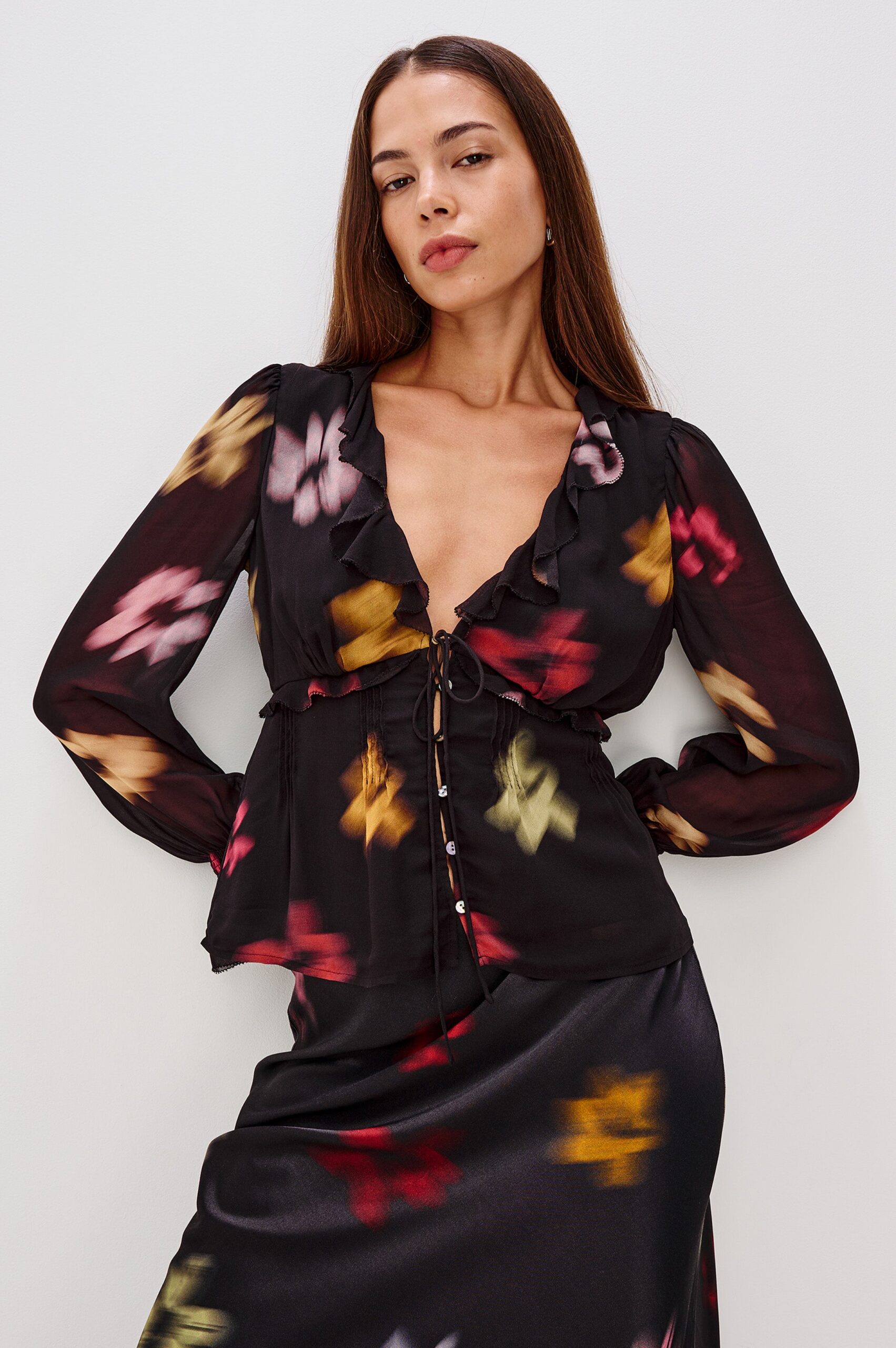 ALIXA-ONYX-BLURRED-FLORAL-1