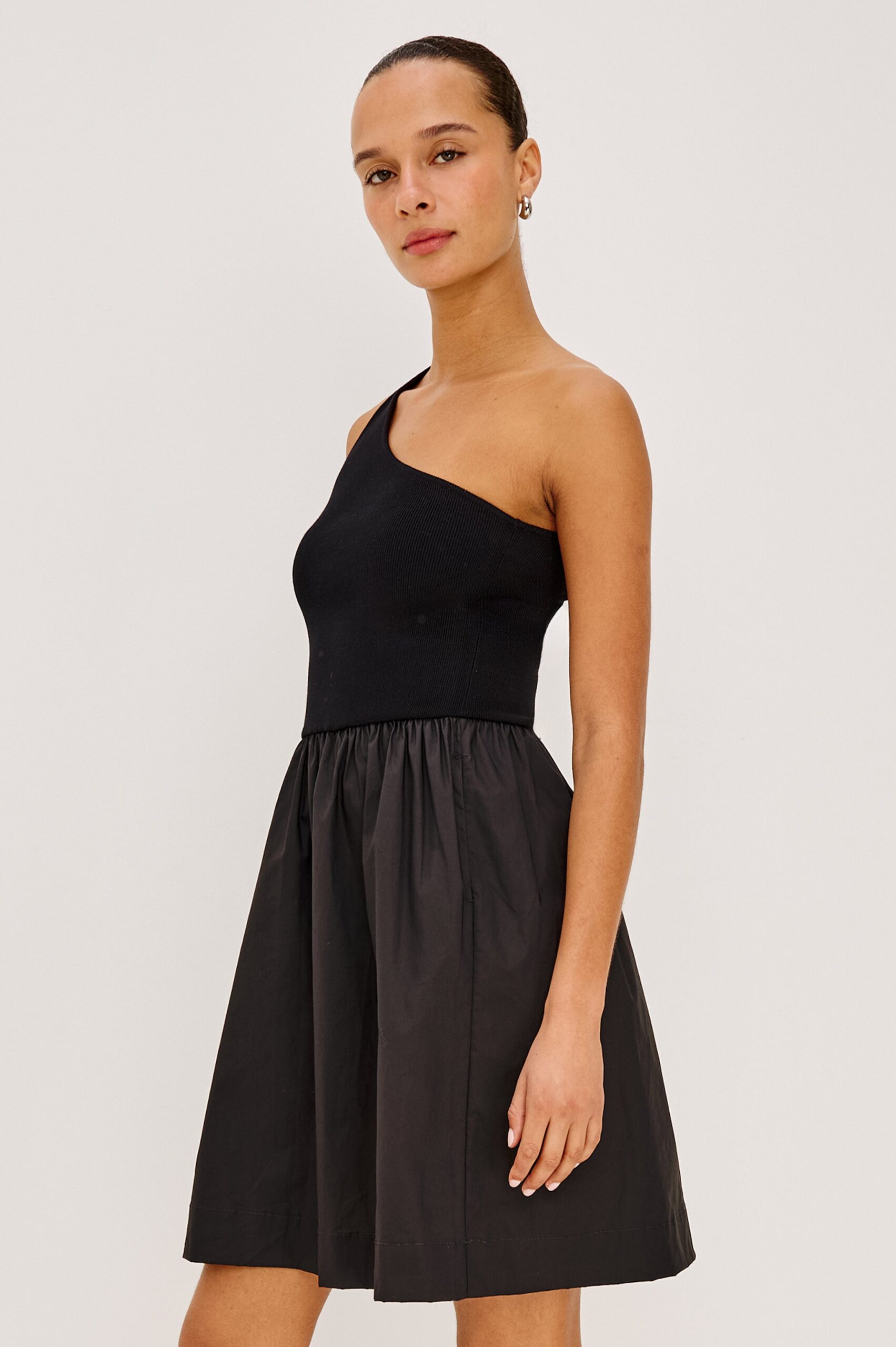 JOANNE-BLACK_4_683A-148H-001_68171d65-eba0-48de-b52b-d3089bf6a41a