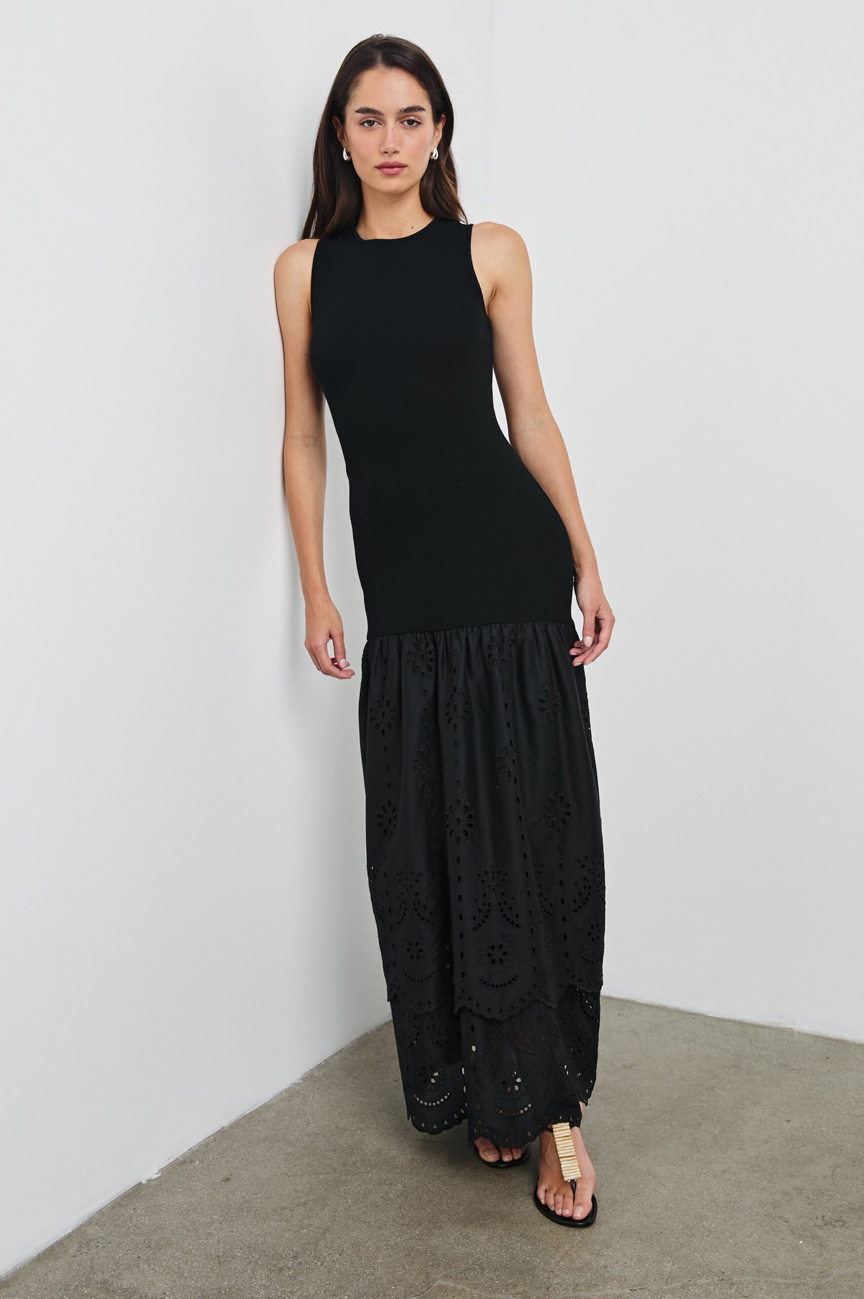 LAVINA-BLACK-1
